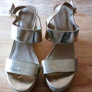 Montego Bay Club Sandals size 8.5 Gold Tan wedge  high heels Good condition